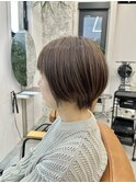 ショートボブ白髪ぼかしインナーカラー