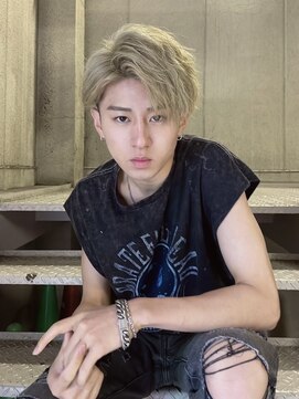 メンズサロン キング 心斎橋店(Men’s salon K!ng) ホワイトメッシュ/ツイスト/ツイスパ/パーマ/メンズ/眉毛/心斎橋