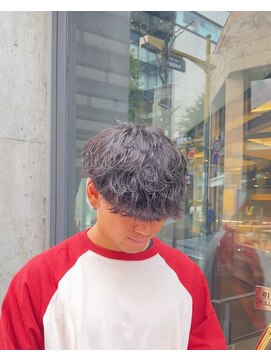 アウラ(AURA) シャドウパーマ波巻きパーマツイストスパイラル