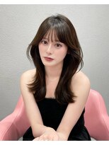 ボタン シブヤ(VOTAN SHIBUYA)&nbsp;韓国風/外ハネ/ハイレイヤー/20代/10代/ミディアム