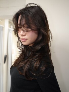 ノラ シブヤ(NORA) ハッシュカットミディアムレイヤーウルフボブ顔まわりレイヤー