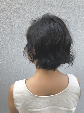 レボルトヘアー(R EVOLUT hair) ラフパーマ×暗髪 《Kim》