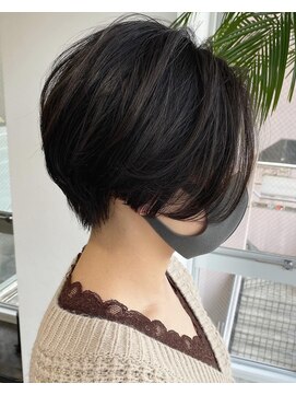 リズム(lysm) ショートボブ ナチュラルハイライト