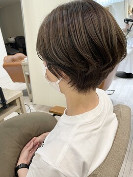 フリッカ(Flicka) ハンサムショート　カーキベージュ ［Flicka　仙台］