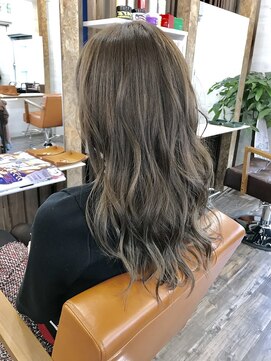 リリー シブヤ(Lilly shibuya) 【Lilly渋谷】#モーブアッシュ #ベージュ #イルミナ