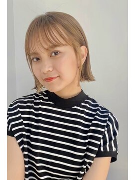 ガーデン タチカワ(garden tachikawa) ヌーディーベージュ金髪ボブロブヘア