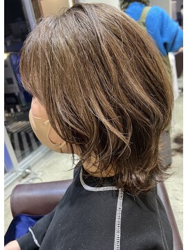 バディヘア ルーツ(BUDDY HAIR ROOTS) ナチュラルウルフ×白髪めミックスカラー