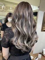 ディア(.eer)&nbsp;秋冬/シールエクステ×ホワイトハイライトカラー/ロングヘア