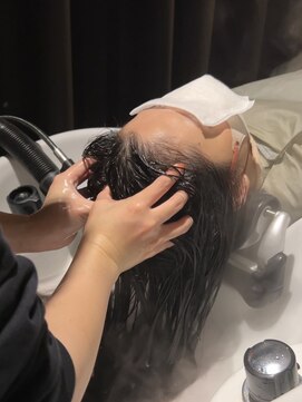 アフロート ルヴア(AFLOAT RUVUA) 【ヘッドスパ】頭皮ケア 髪質改善 30代40代50代 新宿