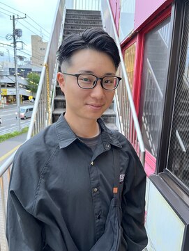 アイズ 海老名(AIZU) 七三フェード アップバング フェードカット スキンフェード