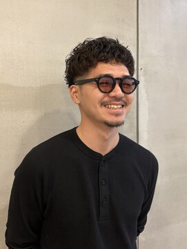 リアス ヘアデザイン(rias) メンズショートパーマ/ショート/黒髪/大学生/20代/30代/40代