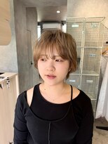 クス(KUsU) ミルクティーベージュ/ハンサムショートウルフ/ミルクグレージュ