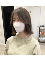 カミエ(kamie)&nbsp;セミロング大人可愛いブラウンヘアスタイル