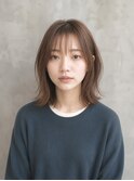 切りっぱなしミディアムウルフレイヤー