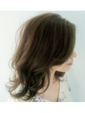 ヘアーアンドアイラッシュ ヨーク(Hair&eyelash york's) オリーブベージュ