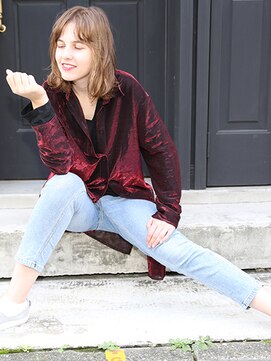 サバービア(suburbia) 『カット+ファストブリーチ+ホワイトグレージュ』