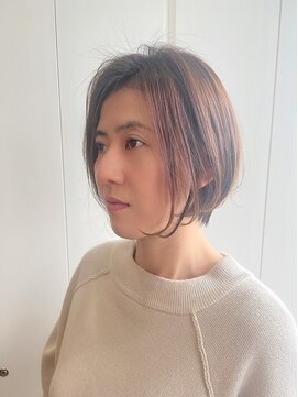 トナリ(tonari) 前下がりショート