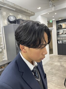 カンゴール サロン トウキョウ セントラル 原宿(KANGOL SALON TOKYO CENTRAL) カルマパーマ センターパート