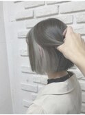 インナーカラー/ホワイトグレージュ/シルバー/切りっぱなしボブ
