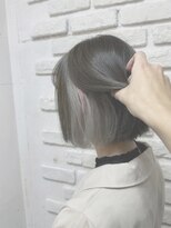 ビランチェ 池袋(bilancia)&nbsp;インナーカラー/ホワイトグレージュ/シルバー/切りっぱなしボブ