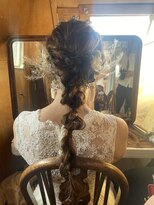 キキ(kiki)&nbsp;【sae】花嫁ヘアー プレ花嫁 挙式ヘアー あみおろしスタイル☆