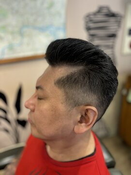 カムデンタウン(Camden Town) 話題のバーバースタイル,剃り込みスタイル