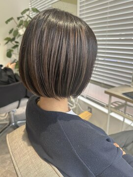 ブロッサム 朝霞台店(Blossom) ショートボブ ハイライト 白髪ぼかし
