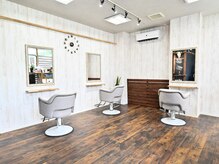 クロス(cRoss)の雰囲気（広々とした店内でゆったりした時間をお寛ぎ下さい）