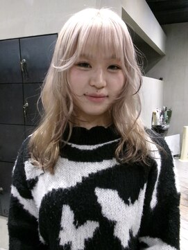 ヘアー アイス ルーチェ(HAIR ICI LUCE) ホワイトカラー/ホワイトベージュ/裾カラー/ルーツカラー