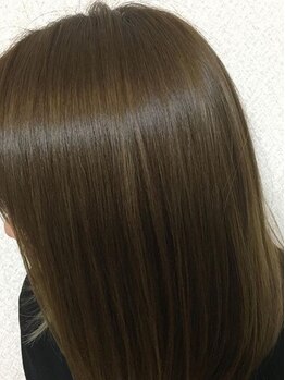 Villa Lodola【ヴィラロドラ】取扱い店★92％天然由来のヘアカラー。心地さと艶感を実感してみて！