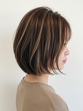 ブリーチ/ダブルカラー/レイヤーカット/ボブ