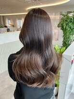 ビビバイベル(BiVi by BHEL) 桑名ロングレイヤーカットハッシュカット透明感カラー重めロング