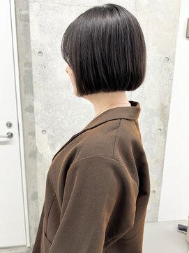 モリオ(morio) ストレート　ワンレン　ミニボブ