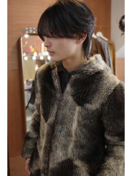 エディ(Edy) センターパートニュアンスパーマカルマヘア韓国ヘア眉毛カット