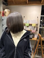 ジップ 緑店(zip)&nbsp;グレージュカラー×20代切りっぱなしボブ