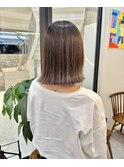 外ハネミディアム　レイヤーカット　顔まわりカット　ブリーチ