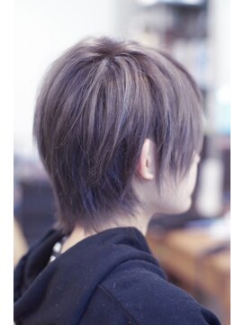 ソラ(sora) ジェンダーレスショートのラベンダーアッシュ