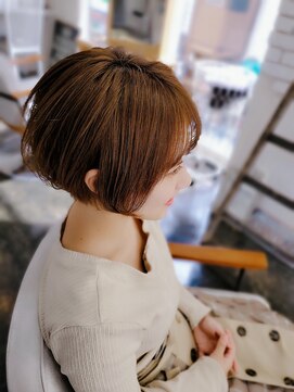 ロッティー(Rottie) フェミニンショートボブ