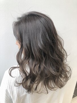 アライブ ハラジュク(ALIVE harajuku) カーキアッシュで作るグラデーション