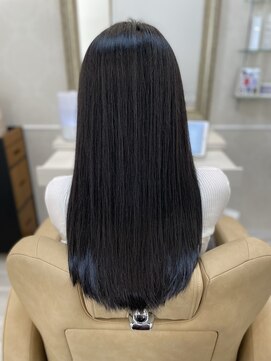 レヴィア(revia) 美髪、艶ロングヘア