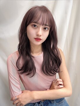 アフロートリノ(AFLOAT Leino) 抜け感のあるレイヤーカットと顔まわり