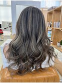 大人可愛いふんわりカールミストバング外国人風カラーブリーチ