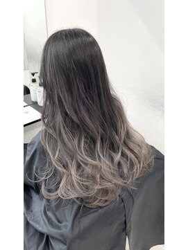 アライブ ハラジュク(ALIVE harajuku) 【ALIVE 夕貴】モテるホワイトシルバーグラデーションカラー