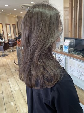 ローウェ 二子玉川(Louwe) レイヤースタイル×グレージュ