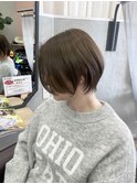 ハンサムショート×ブリーチなしカーキベージュ
