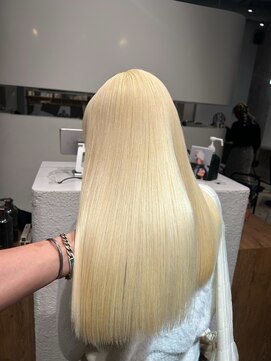 モニカ(MONIQA) ブロンド