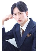 ビジネススーツセンターパート暗髪ツーブロックパーマショート