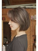 細めハイライト”で立体感のあるボブ