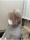 ホワイトベージュショートボブ