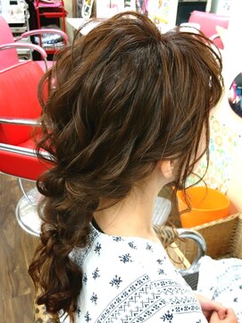 ヘアセットアップス(UP's) ☆可愛さ満点!『ゆる巻き♪ふんわり♪編みおろし~』(*´▽`*)